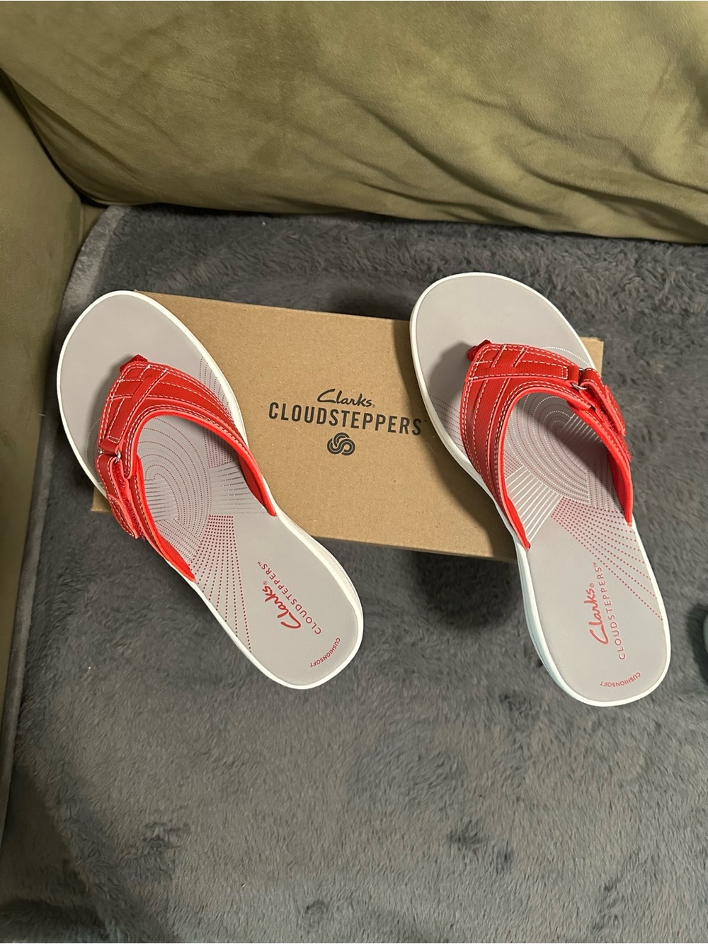 Clarks Cloudsteppers Women’s Red Flip Sandals